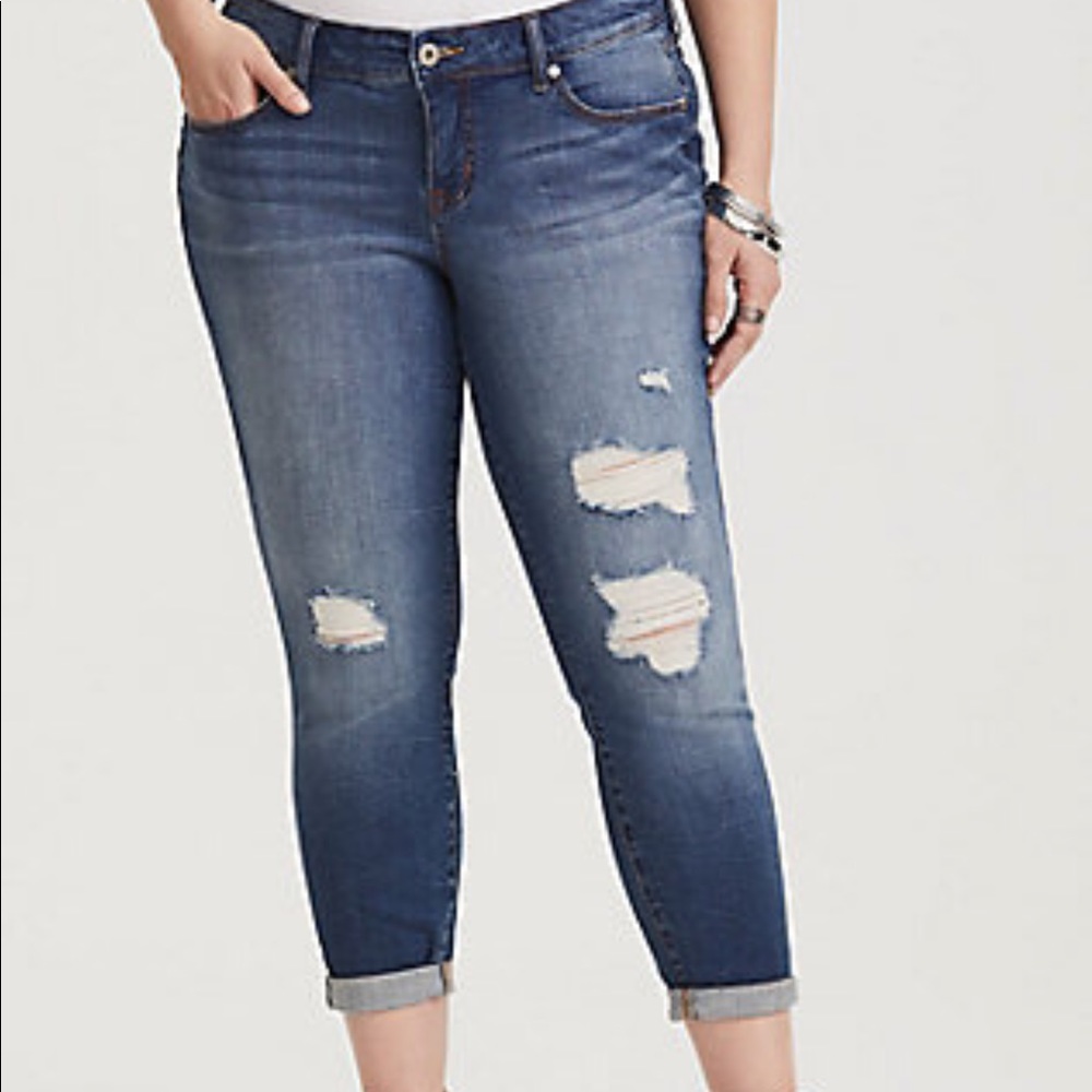 Torrid Sophia  Crop Skyline  distress Size 20🥳